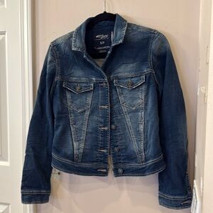 Super cute Silver Denim Stretch Jean jacket NWOT